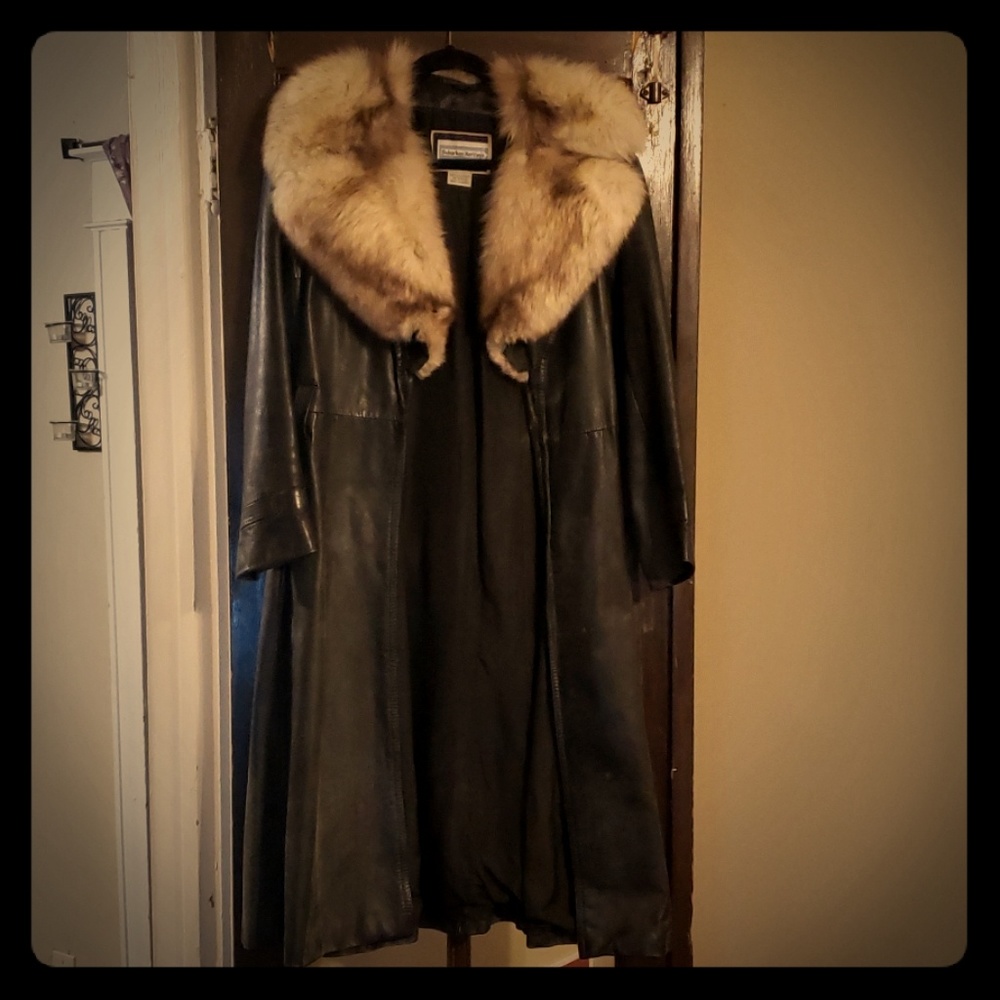 Vintage leather trench with fur collar